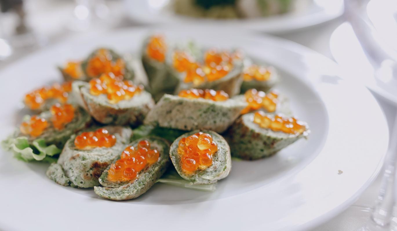 Икра на новогоднем столе: изысканные блюда, которые точно запомнятся гостям