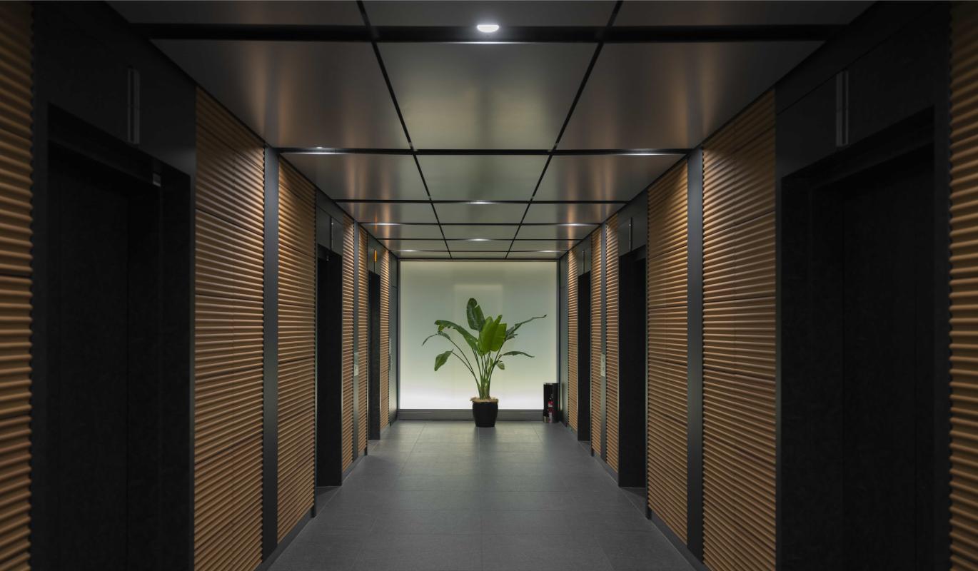 "Кожа офисного света": как освещение влияет на фотостарение и барьер