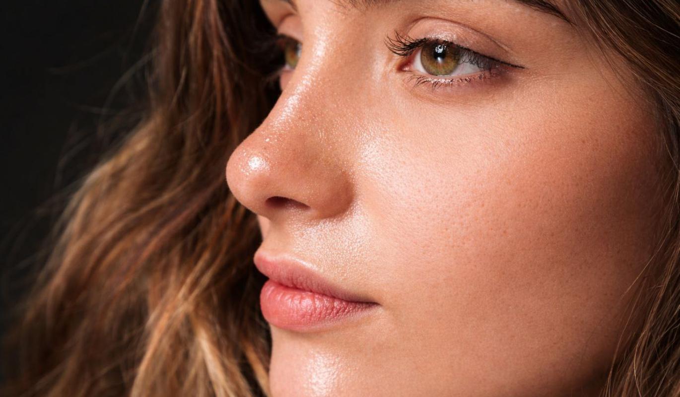 5 матирующих средств для жирной кожи, которые продлят стойкость макияжа