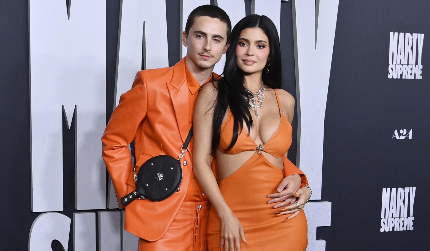 Тимоти Шаламе появился в рождественской традиции семьи Кайли Дженнер