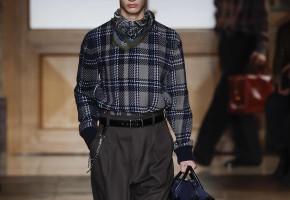 Аксессуары-акценты: цветные шарфы, перчатки, шапки в мужском гардеробе Аксессуары-акценты: цветные шарфы, перчатки, шапки в мужском гардеробе