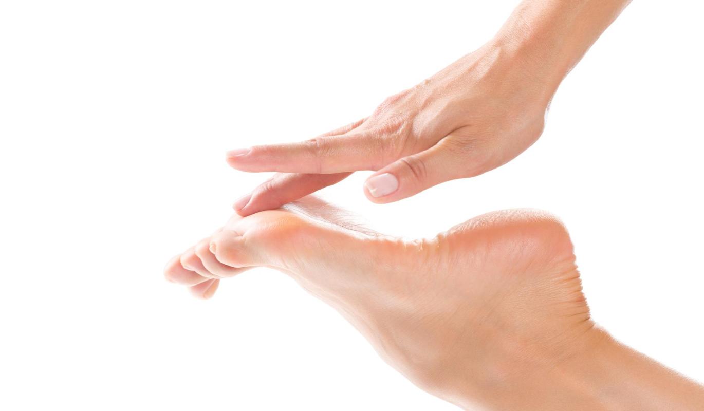 К себе нежно: 3 домашние процедуры для стоп с эффектом салона