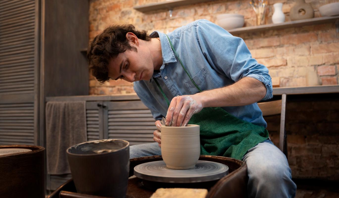 Хобби, спасающее психику: зачем мужчине занятие, которое не приносит денег