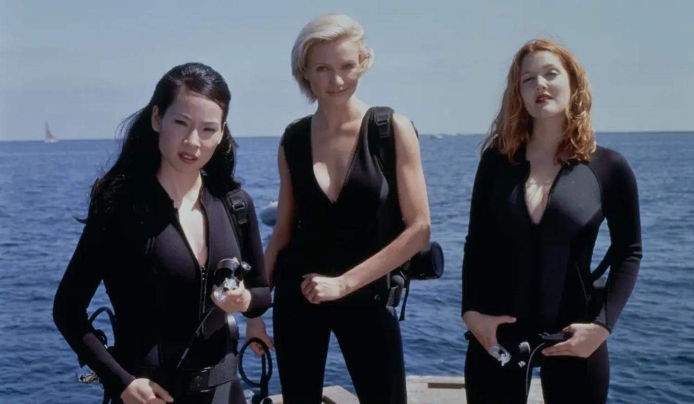 Дрю Бэрримор планирует переснять фильм "Ангелы Чарли" спустя 25 лет