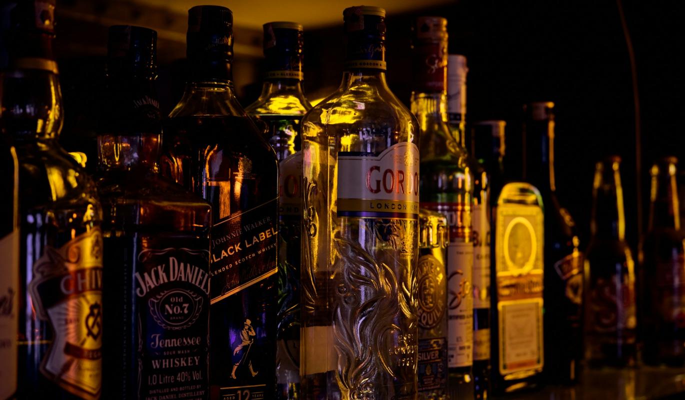 Крепкий алкоголь: что лучше пить чистым, а что — смешивать