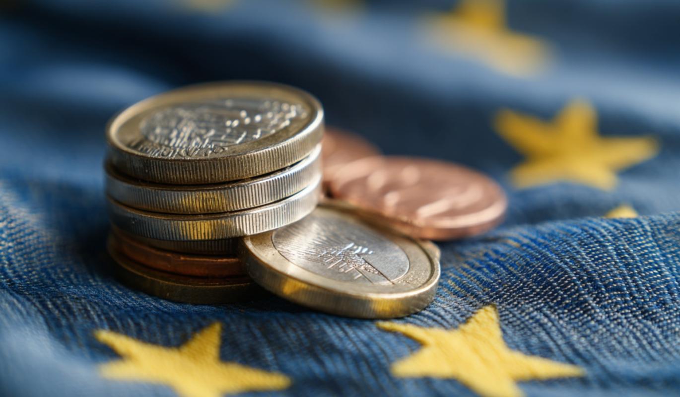 Какой будет курс евро в мае 2026 года