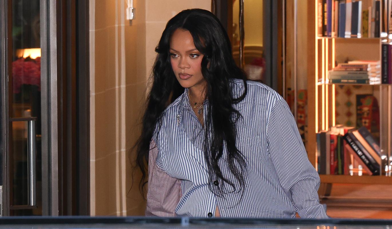 Рианна показала шестимесячную дочь в винтажном Dior на прогулке в Париже