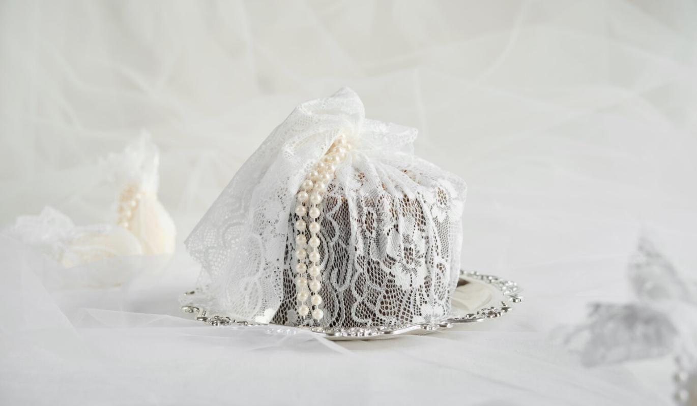 От классических до авторских: подборка из 6 красивых куличей на Пасху