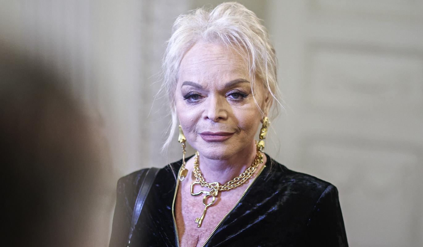 Лариса Долина вышла в свет с аксессуарами Schiaparelli за 400 тысяч рублей