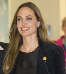 Анджелинe Джоли обвиняют в сделке с преступником