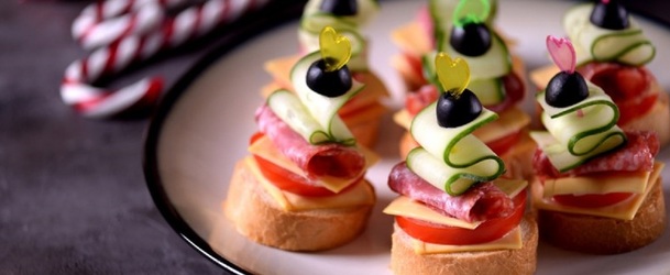 Бутерброды на шпажках на праздничный стол: рецепты с фото простые и вкусные