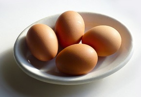 Что могут означать куриные яйца во сне для женщины