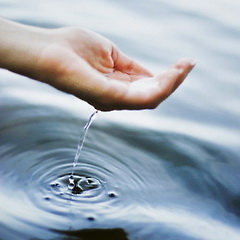 Вода сквозь пальцы