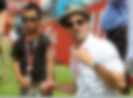 Джоли и Питт купили сыну гитару за 6 000 долларов