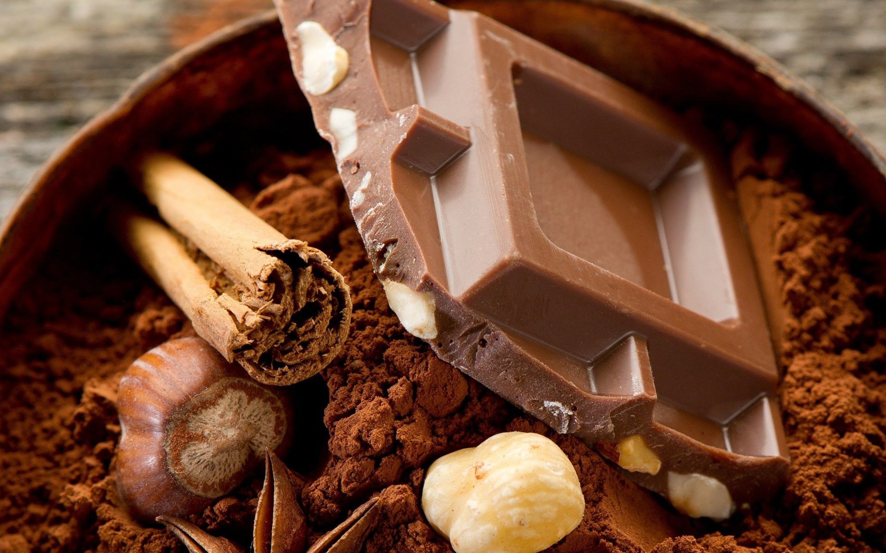Слаще шоколада лучше шоколада. Сыроедческий шоколад. Трюфель шоколад фундук. Сладости шоколад. Какао.