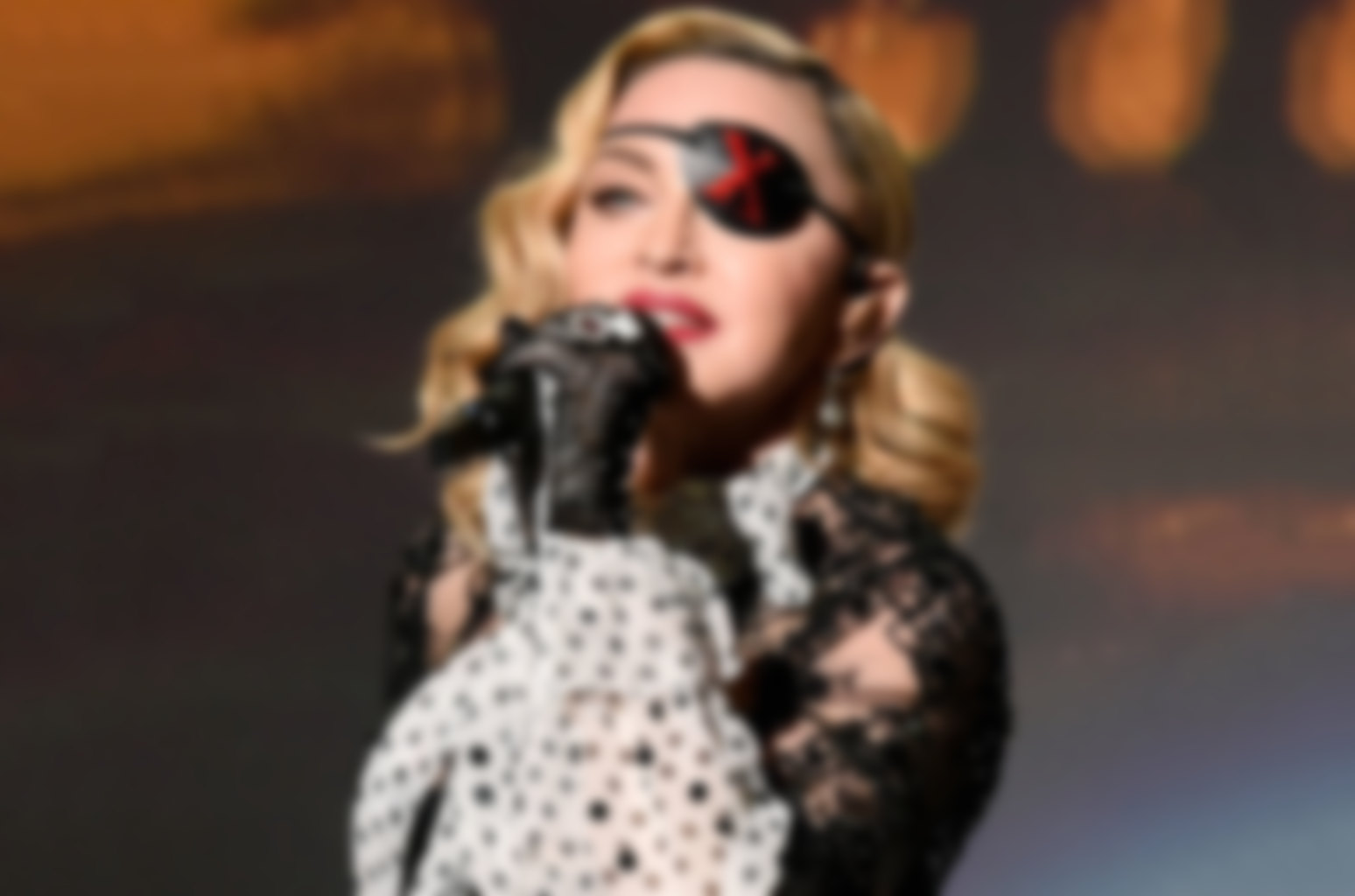 Из-за проблем со здоровьем Мадонна отменила концерты.