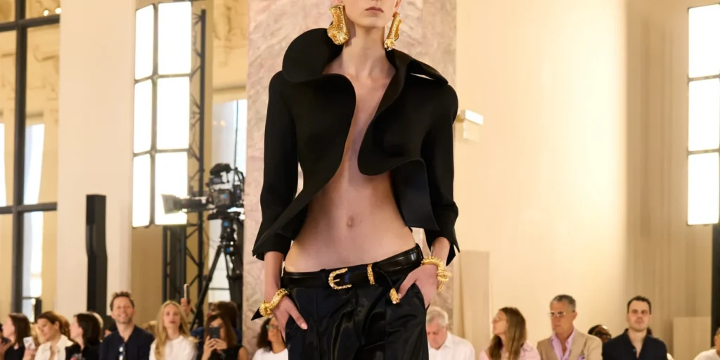 Schiaparelli показал кутюрную коллекцию The Abyss.