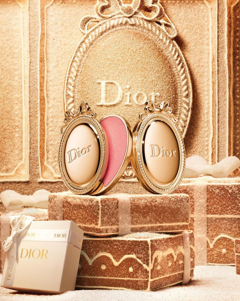 Бальзам Dior Médaillon в золотистом футляре из коллекции Cinnamon Glaze — Рождество 2026
