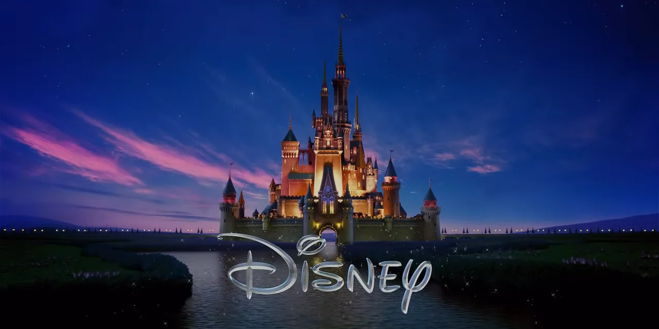 Энн Хэтэуэй удостоена высшей награды Disney.